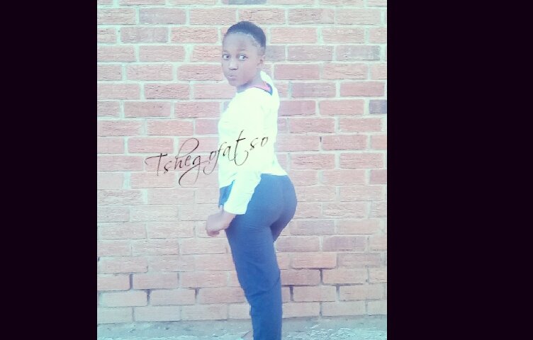 Tshegof38033480's profile picture. 
