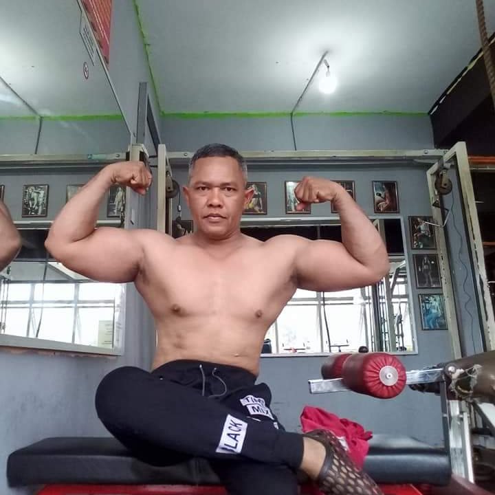 cari istri yg hyeper biar gx kalo fitnes di kamar aja dgn istri hehyehehe