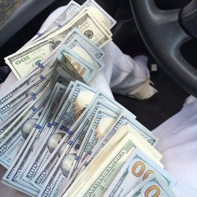 MoneySzn 💰 I’m just trying to help people the only way i can DM if interested in making fast money !