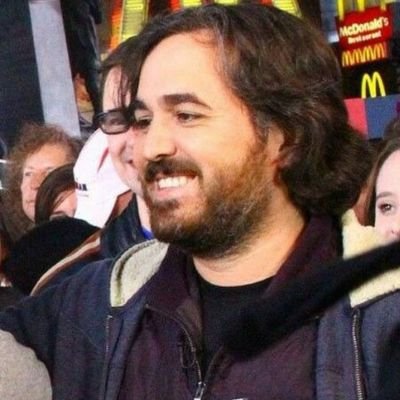 Estudio derecho para que cuando me vean viviendo debajo de un puente digan: