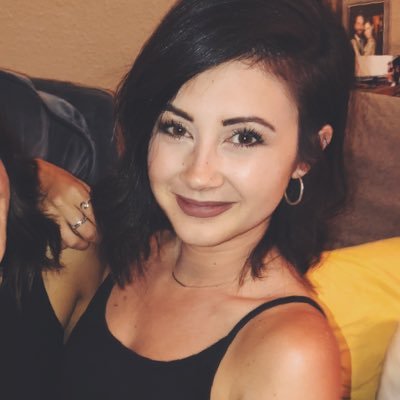 caitlinmarie_10's profile picture. I’m not funny enough to be here.