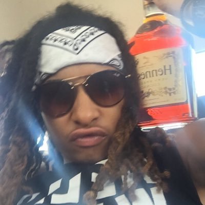 #BDB #CMG I only get on here for raw content…FEMS ONLY 👩🏽❤️💋👩🏽🌈‼️