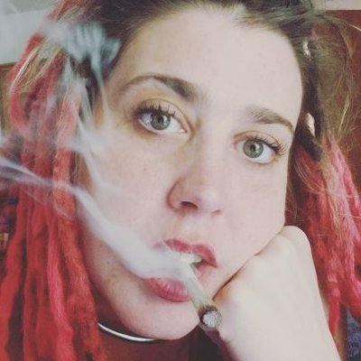 Voluptuous Smoking Nerd-Girl on Twitter: \