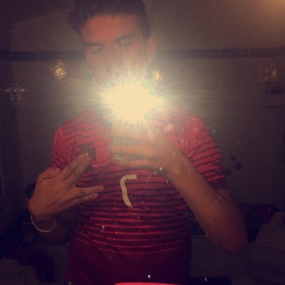 charli_ribeiro1's profile picture. Lunettes teintées car j’ai les yeux rouges ‼️😈