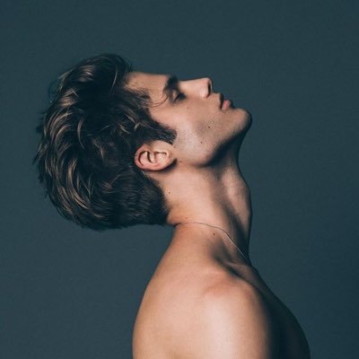 SDeltoff's profile picture. Because i’m ha... oh shit