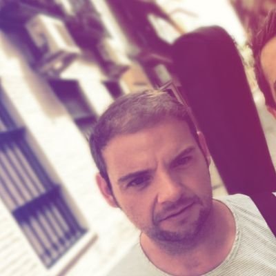 Canelitanrama's profile picture. Iba vestida la aurora con rayos del sol.