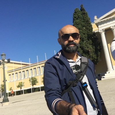 لا تلومني اذا تابعت أشخاص يغردون خارج السرب. فأنا كذلك ؛ انا كالأنبياء دعاة تعيير في الفكر! ليست عندي القدرة