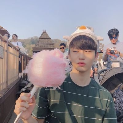 ถึงเราจะชอบกินห่อหมกแต่งานก็ไม่เคยหมก                            นะขอบอก(ตะกี้นี้กูล้อเล่น)