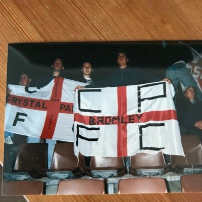 Self employed Taxi driver, loves CPFC Home & Away, Niners🏈Madness, Poker & Vegas in July WSOP. Dislikes BHAFC & hates uber💩🤡with a PASSION!