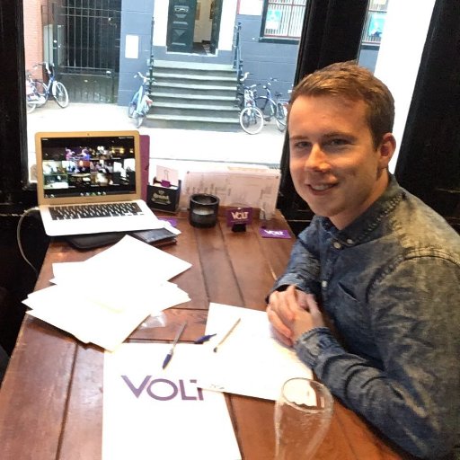 JoostBartels's profile picture. 💜 European from the Netherlands
🍻 Opzoek naar gematigheid en cohesie in deze tijd van individualisme en tegenstellingen.