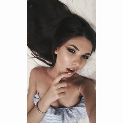 julianemliy's profile picture. 