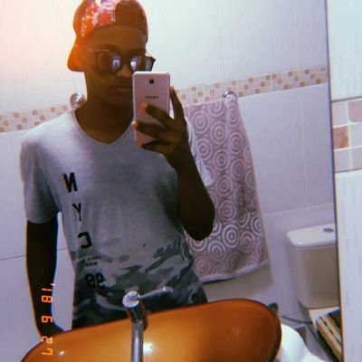 eucaua_'s profile picture. 