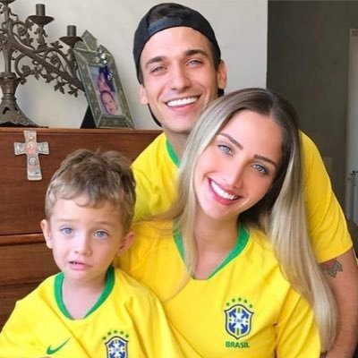 BlueDoClassA's profile picture. - Pique de chefe 💖 // •fan account•
@pkfreestyleiro • ❌
@OIKCL • segue(20/05)
@adamovich_igor • ❌
insta: @bluedoclassa
Criado: 20.05.18 💙