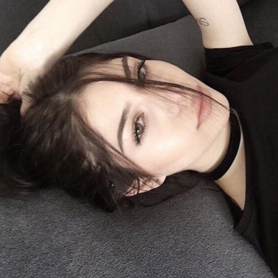 sekerlijustin's profile picture. İlginin kölesiyim