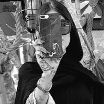 iipaaanda's profile picture. ‏كزجاجة خمر في غرفة تائب،واجراس كنيسه في دوله مسلمه،ك أنشوده في فم ابكم يروي صداها في عالم اصم 💙 #الجوزاء♊️