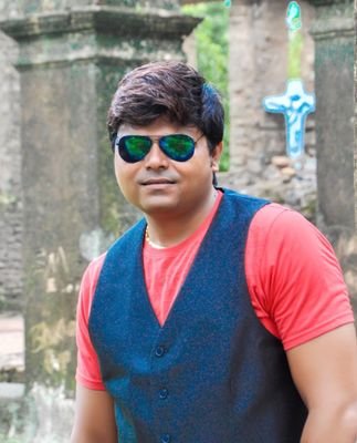 I am singer n businessmen