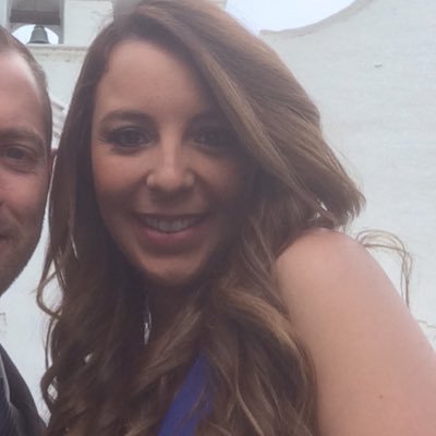 Claudia10206515's profile picture. Montamos un set de video en eventos, grabamos videos de 7 segundos y los convertimos en un minilibro que al hojearlo veras el video que grabaste