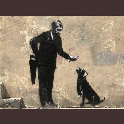 Fonctionnaire, de gauche, écoute et regarde la honte de la République