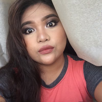 xiaopo30's profile picture. Frustrated MUA