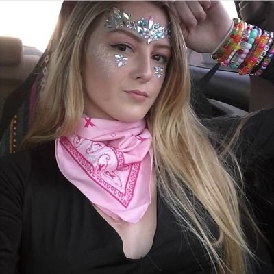 20, basshead 😈, Ive seen the office 6 times and counting. EDM, dubstep, just music in general is really the only thing that keeps me going.
https://t.co/aFG2EXBDj0