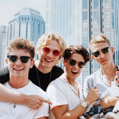 Spreading love and positive vibes in Vamily 💛 Send us love for other Vamily member and we'll add it here anonymously! / Fan acc