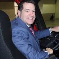 i am an American medical doctor, physician and politician from the state of Tennessee currently serving the united nation