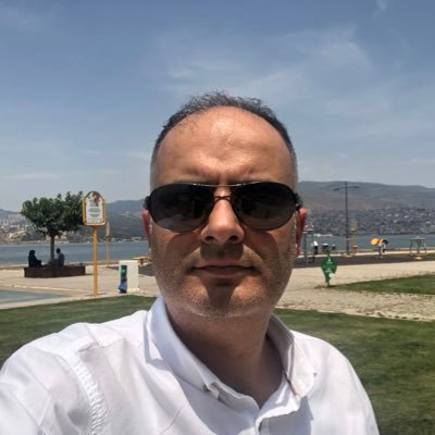 Sen doğduğunda,herkes güldü sen ağladın. Öyle bir hayat yaşa ki; öldüğünde herkes ağlasın sen gül...