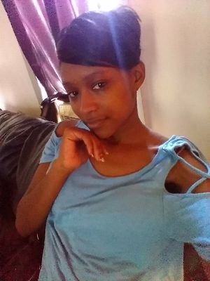 Hey I am Maya in I'm 18 years old an I live in Saginaw