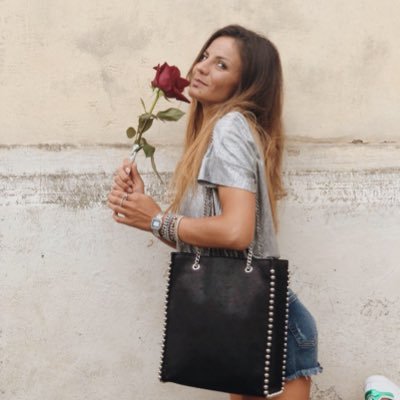 DeboraCantale's profile picture. 