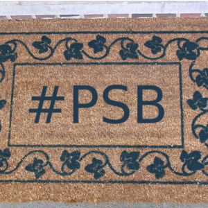 I'm a tool to help people socialize in meat-space.  Put #pleasestopby in your tweets.