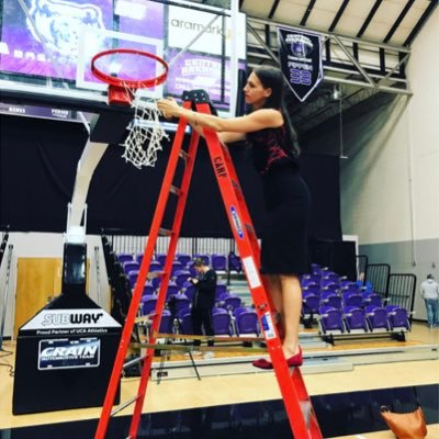 Head Coach @TerrierWBB 🐾 l Founder & President @PlayBoldOrg 🌍 l Alumna @ndwbb ☘️ | Mommy to Arya & Cam🤱🏻