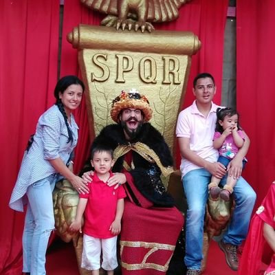 Abogado.
Soy malo y eso es bueno, no soy bueno y eso no es malo...Y no me cambiaría por nadie