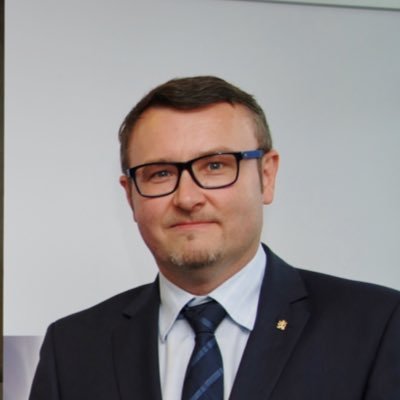 PDrobil's profile picture. Dokud nejsem na zdi, nic nevzdávám.