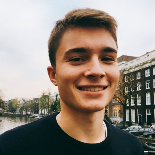 Computer Science student @UHasselt who loves to kick some balls ⚽️