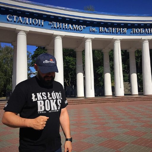 vinniepaz22's profile picture. 