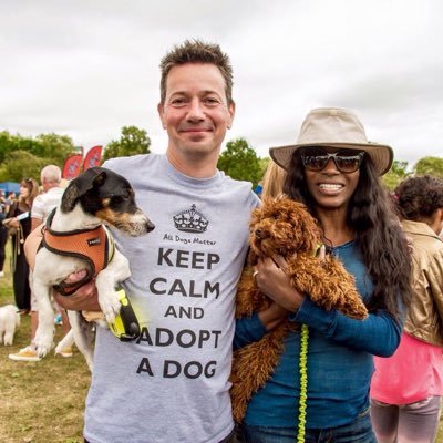 Comedian & pub quiz host (former TV news producer & editor). @PupAid compere. Gay prosecco socialistish. #pubquiz #london #comedy #vegetarian #adopt #Chalcots