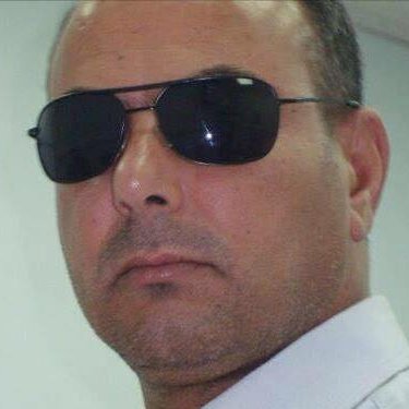 وما ضرني إلا الذين عرفتَهم جزَى الله خيراً كُل مَن لَستُ أعرف