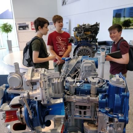 An enthusiastic group of Fram students and staff on a mission to build and race an electric car. Learning all the way.
