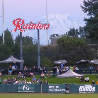 Seeing US by visiting ballparks. I have seen 136 so far. Pics are from my travels. I do share my thoughts.