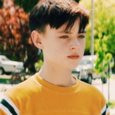 ❛I wanted to be a better brother, better son. ❜ | Artist | Yearbook Editor | modern au | #ITRP | 47223 |