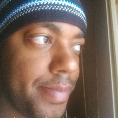 Mj_noorr's profile picture. إن هذا العصر الصهيوني وهمٌ سوف ينهار لو ملكنا اليقينا.. 
يا مجانين غزة ألف أهلا بالمجانين إن هم حررونا