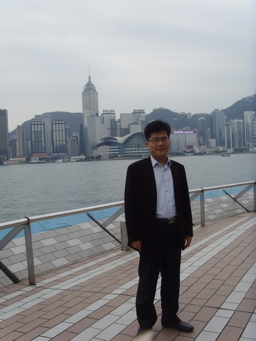 저는 김대중평화센터 기획조정실 부실장입니다. 김대중대통령님과 이희호 여사님을 보좌하고 있습니다.