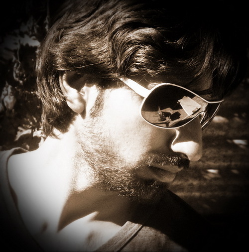 JOB_Less's profile picture. I am Farooq From Pakistan..GOOD with friends and Love 2 make few..