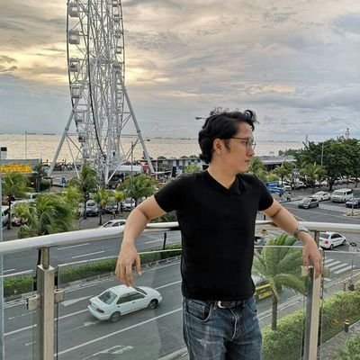 dennisjaval's profile picture.