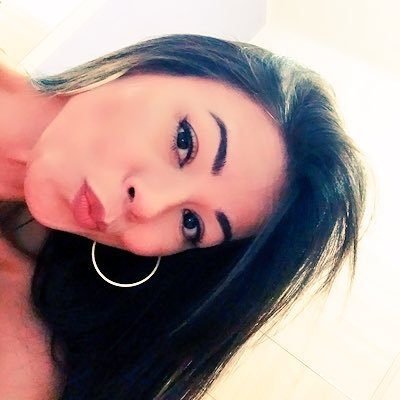 amandahervia's profile picture. Apaixone-se por alguém que te curte, que te espere, que te compreenda mesmo na loucura; por alguém que te ajude, que te guie, que seja teu apoio, tua esperança.