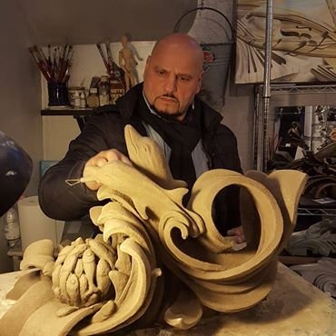 sculptor & painter

Art studio: 
Officina Mundi a Genova Recco
