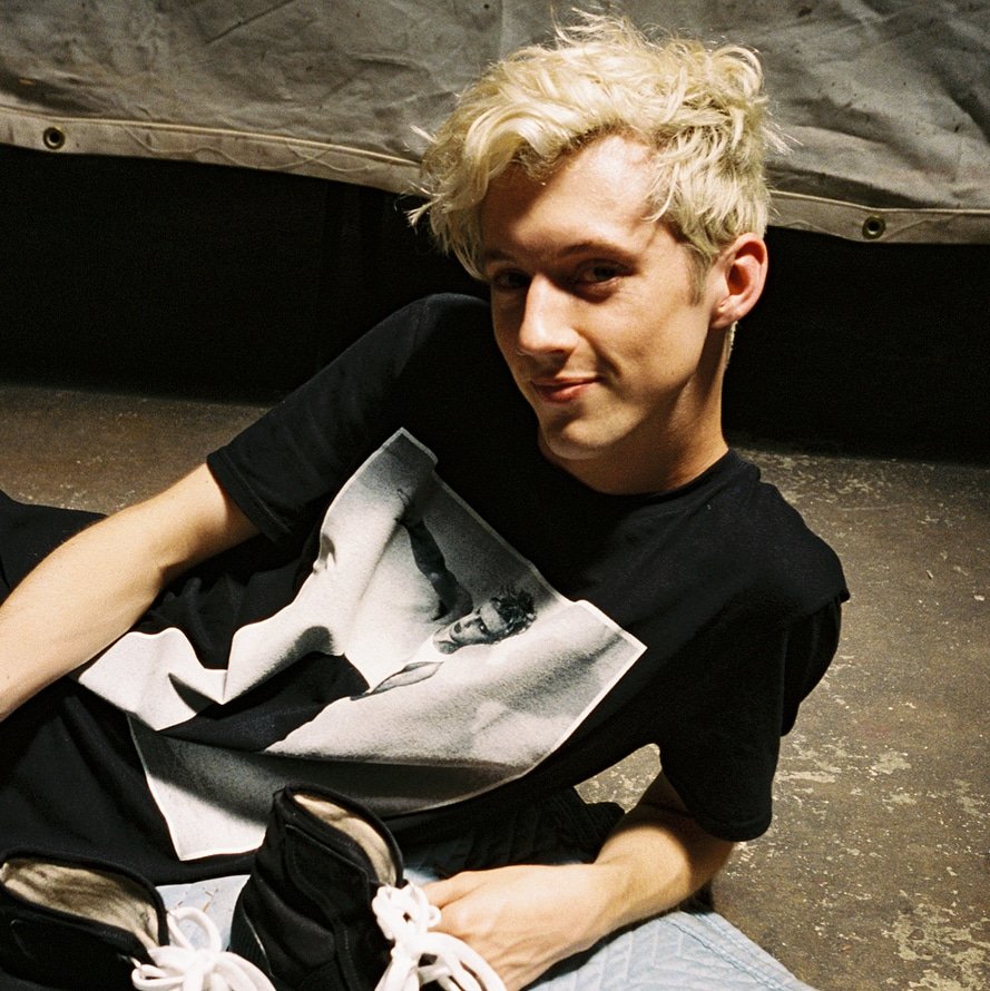 troye sivan owns my heart