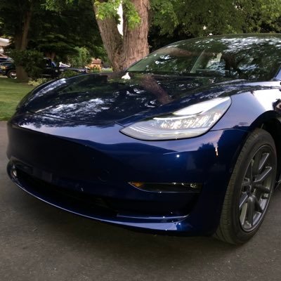 Deep Blue Metallic Tesla Model 3 in Toronto, Canada. @akidesir if you’re going to buy a Tesla use my referral link to save money! https://t.co/VXB5uyNTPA