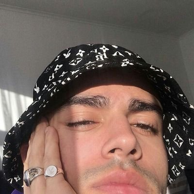 wshrpier's profile picture. coeur plein de billets