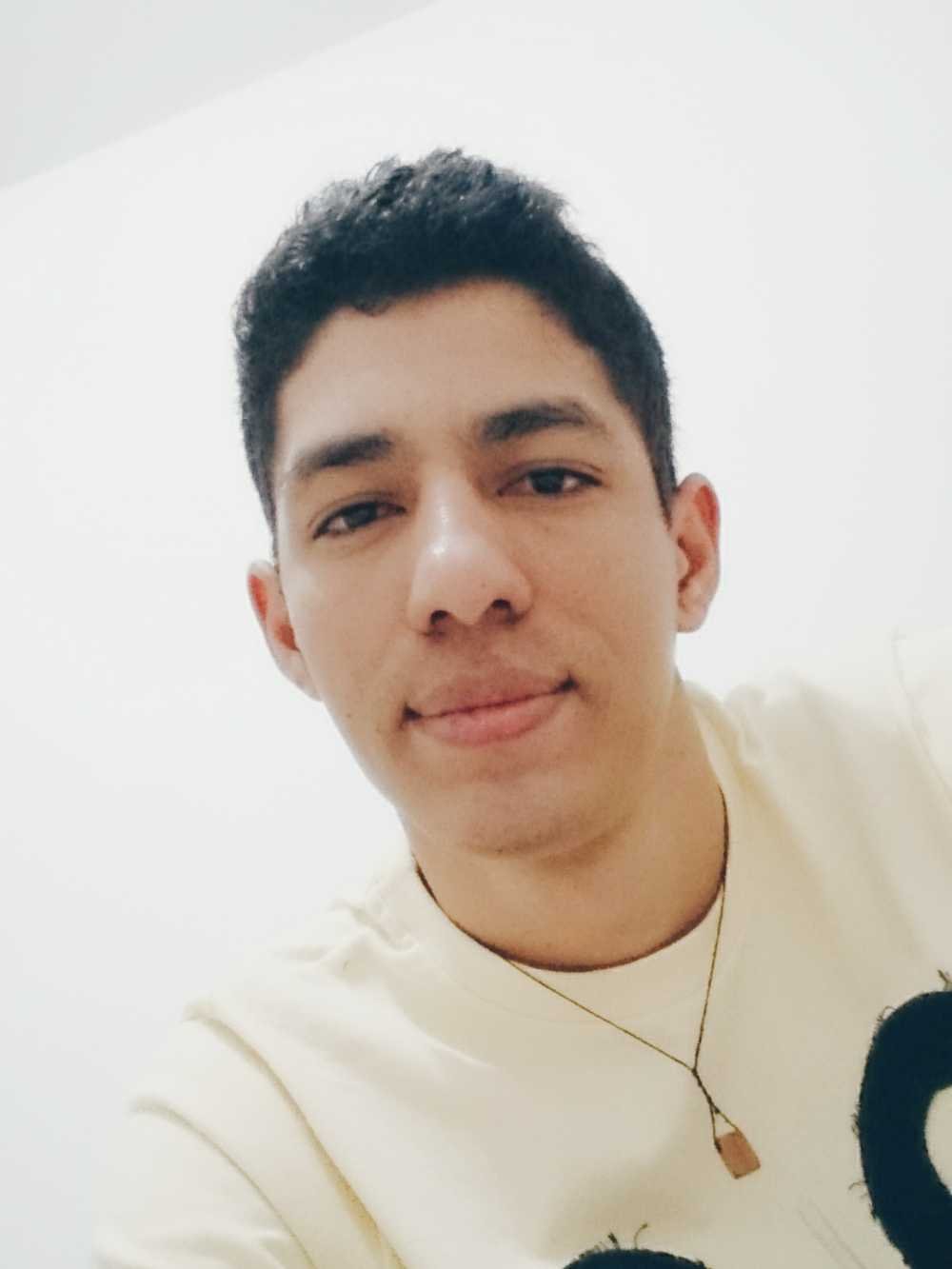 Rommagalhaes's profile picture. 🍃